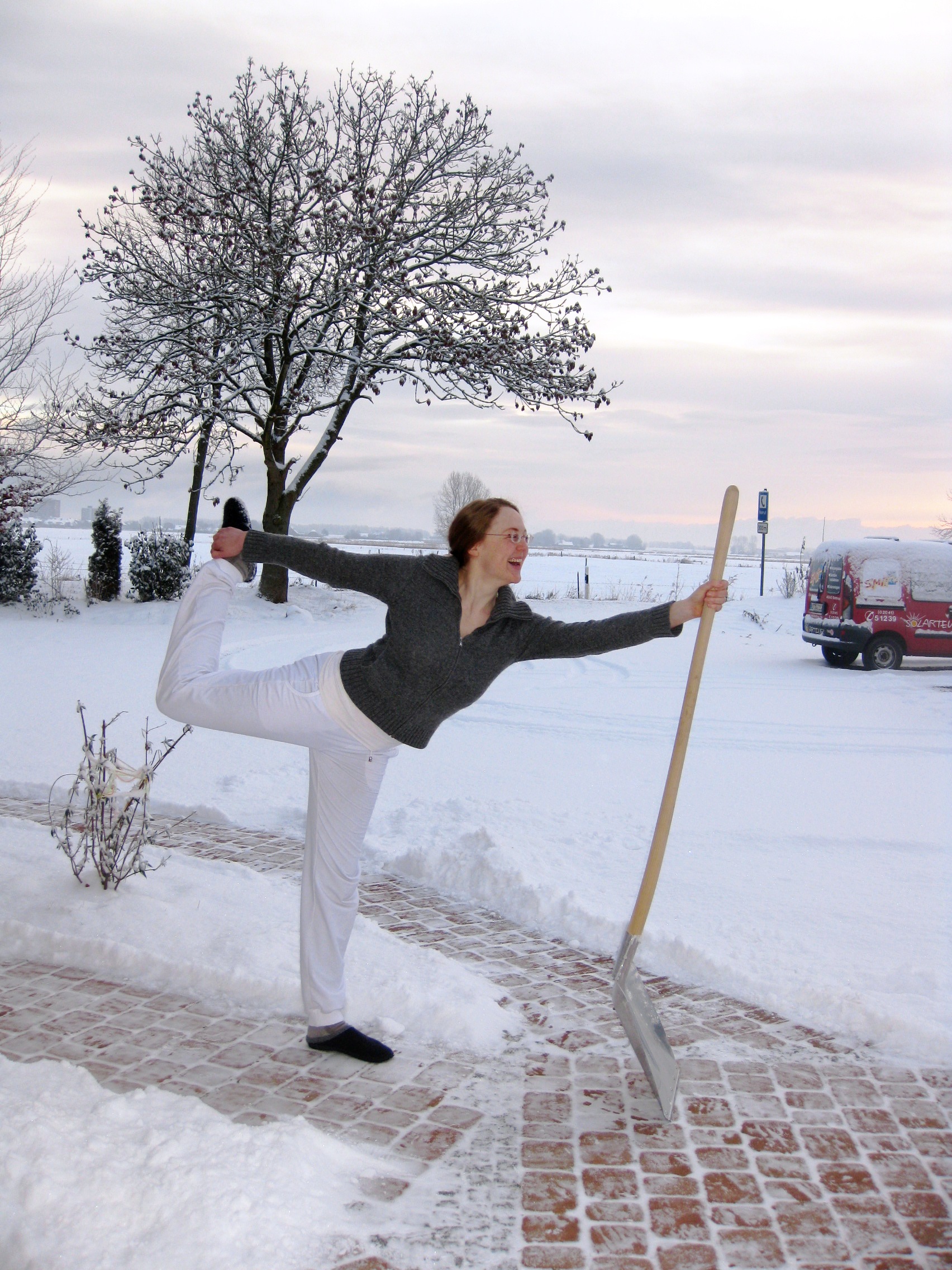 Snow Yoga – Shovel Snow with Yoga