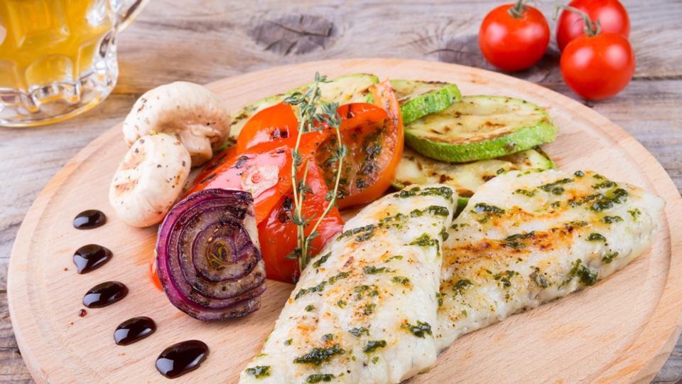Mediterranean diet may help treat HIV, diabetes patients
