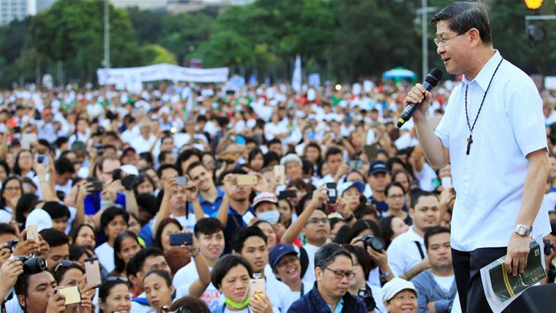 Thousands march against Duterte’s war on drugs