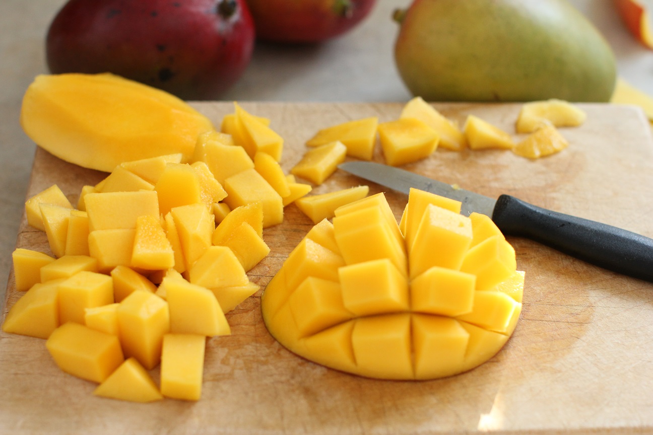 Celebrity nutritionist tells you why you must eat mangoes