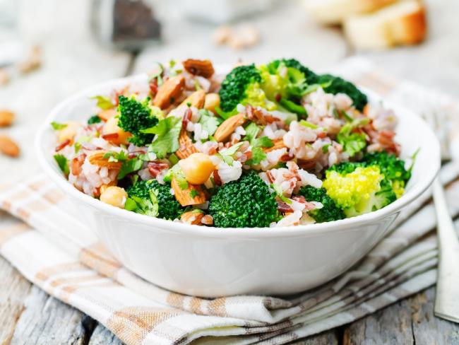 Apparently the key to weight loss success is a big breakfast, a reasonable lunch and a small, early dinner