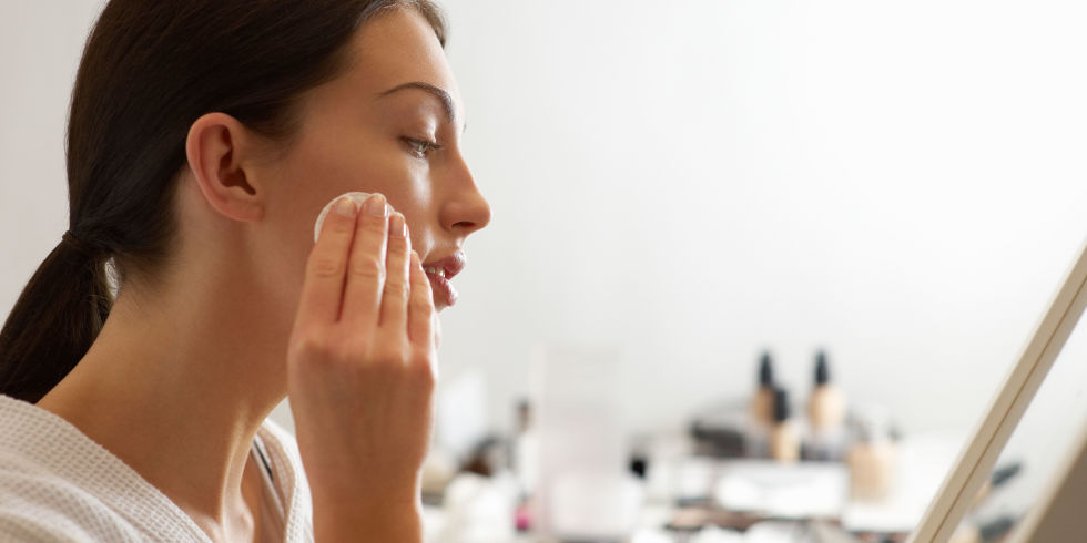 How to look after your oily skin and control the shine for good